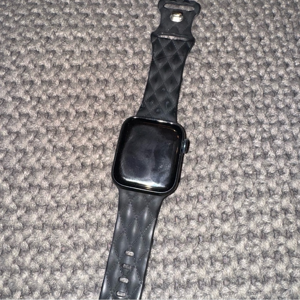 Apple Watch SE 2 40mm in Midnignt